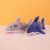 厂家直销毛绒玩具软体鲨鱼抱枕羽绒棉鲨鱼公仔满300件包物流