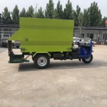 牛场用养殖撒料车 定制撒料车 润丰 喂养车型号