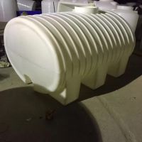 山东工厂批发耐酸碱2吨卧式塑料桶加厚2立方车载塑料储油罐 水箱