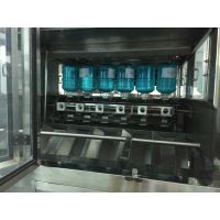 荣海永创新品：QGF900桶/小时桶装水生产线灌装三合一封闭式清洗