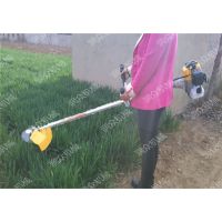 双肩背着的割草机 农田 果园除草hao帮手 润众