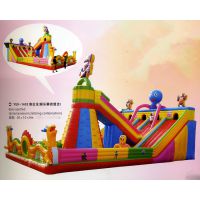 大型充气城堡游乐园属新一代的娱乐设施，根据儿童的喜好设计滑梯、各式各样的动物造型