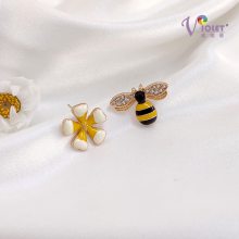 森系小蜜蜂花朵不对称耳钉