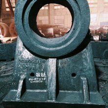 腾飞铸钢专业铸造一吨以上各种铸件，可定制可来图加工重力铸造