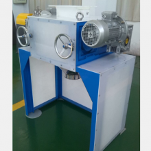 对辊机 型号:KM1-350*400