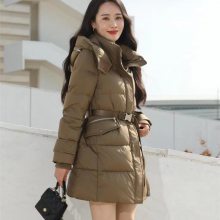 娅格***女装冬季羽绒服折扣断码服装尾货供应商