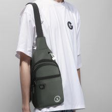 新款男士胸包耐磨商務(wù)多口袋單肩包潮搭時(shí)尚斜挎包運(yùn)動(dòng)簡(jiǎn)約休閑包