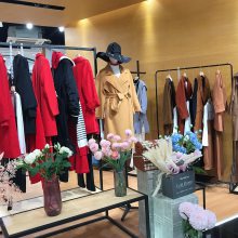 高端***雅鹿2019新款羽绒服广州品牌女装折扣批发服装一手货源电商平台直播