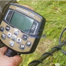 AKAIntronik STF -接地金属探测器与金属识别的探盘机