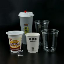 塑料杯装奶茶杯子定做，一次性PP90口径奶茶塑料杯免费设计，500毫升95透明塑料奶茶杯带盖价格批发