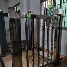 阆中电动伸缩门定做、工厂自控门，侧小门铝材大门图片