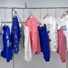 衣派 2024年秋季卫衣品牌 都市休闲 女装