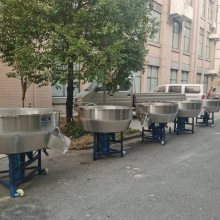 下料口做特殊处理的饲料搅拌机