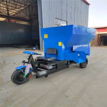 电动三轮撒料车 养猪场饲料电动撒料车热销 牛羊喂料车