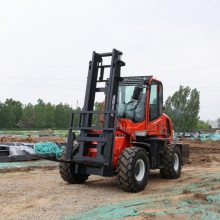 3吨4吨四驱越野叉车 可举高3-6米内燃式起重山地堆高柴油叉车