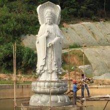 露天石雕三面观音像滴水观音 寺庙大型石雕观音定制