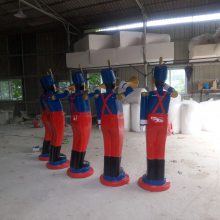 商场美陈玻璃钢卡通礼仪大头兵迎宾雕塑 卡通人物雕塑工艺定制