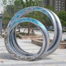 不锈钢戒指雕塑 钻石对戒造型设计 结构稳定 广场金属雕塑 濠景雕塑