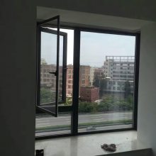 首先，我们这里讨论的隔音窗是专业意义上的隔音窗，而不是市场上大多数在讨论的中空玻璃窗。我们这里说的普