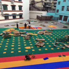 山东潍坊幼儿园悬浮地板安装 优质开孔拼装地板 多种图案定制 详询鑫威体育