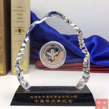 宫司开业十年礼品设计，员工入职十年纪念品，水晶奖品摆件定制