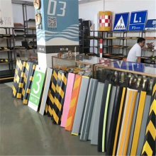��خ������¥�ݷ�ײ��ǽ�� ǽ��ֱ�ǻ����������� ����