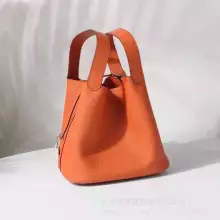 ݸƤﳧӦʱŮʿ*** 羳ֱ