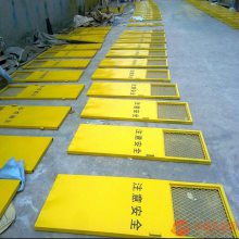 施工電梯安全門樓層貨梯升降機(jī)防護(hù)門電梯井口防護(hù)門工地基坑圍欄