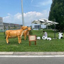 广州玻璃钢雕塑厂 玻璃钢黄牛 草坪绿地仿真动物摆件 仿真大黄牛母牛