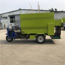 开鲁县牛场自走式撒料车 多功能自动饲料撒料车 养殖电动撒料车