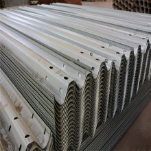 高速公路三波镀锌波形护栏板法兰立柱护栏板双波喷塑波形护栏板规格