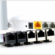 տAMPCOM CAT6A˫5G ̵Կ˫ 305 A