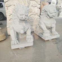 精品湖南汉白玉狮子 供应石雕石狮子 门口摆放石雕狮子