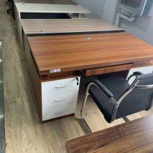 昆明办公家具办公桌屏风卡座工位桌电脑桌正冠定制