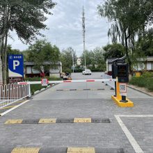 供应道闸-智能道闸-停车场道闸-小区道闸-认证鸿杰安科技