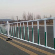 河南周口厂家直销热镀锌锌钢市政道路护栏 人行道路机非隔离栏杆