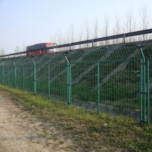 弯头立柱防护网 高速公路护栏 圈地围栏网 隔离防护刺网
