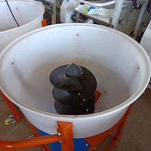 黑龙江花生拌种混药机 不破皮粮食拌种机 50公斤立式颗粒饲料搅拌机