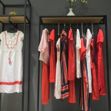 ***休闲品牌简约风情2019夏装广州品牌女装折扣批发一手货源电商平台直播进货渠道