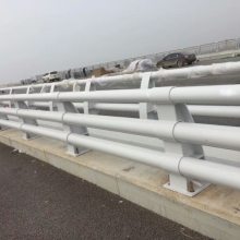 专业防撞高速护栏价格-山东神龙金属-聊城防撞高速护栏价格