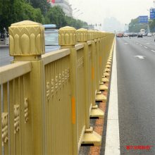 人行车道路隔离护栏 道路隔离带锌钢护栏 道路栏杆 港茂生产