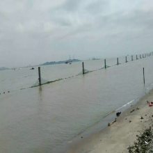 拦鲨网 海岛海边浴场景区拦鲨鱼防护网 悬浮式浮球拦鲨网加工定制