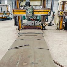 转让二手冠阳2.5x4米龙门铣铣削长度4000台面宽1600铣头功率11