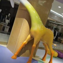 公园景观雕塑 抽象长颈鹿 玻璃钢制作颜色渐变 型号DS390