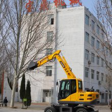 轮式挖掘机新手好学吗