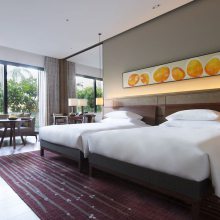 白山酒店里的艺术密码：装饰画设计全解析