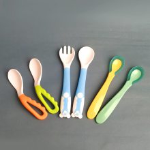 广州儿童餐具便携套勺子叉子婴幼儿喂养餐具宝宝卡通叉勺母婴用品