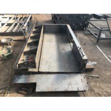 城市立交/乡村公路：遮板模具在复杂环境下的“防护力