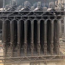 小区外墙栅栏 庭院黑色铸铁护栏 组合式铁艺围栏安装