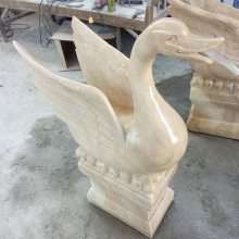 庭院别墅园林天鹅 小区喷水天鹅雕塑 石头黑天鹅